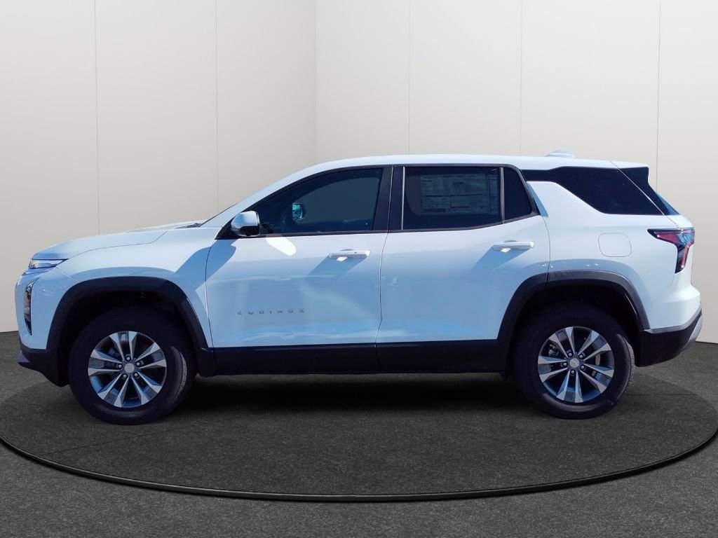 New 2026 Chevrolet Equinox LT w/ Convenience Package II image 2