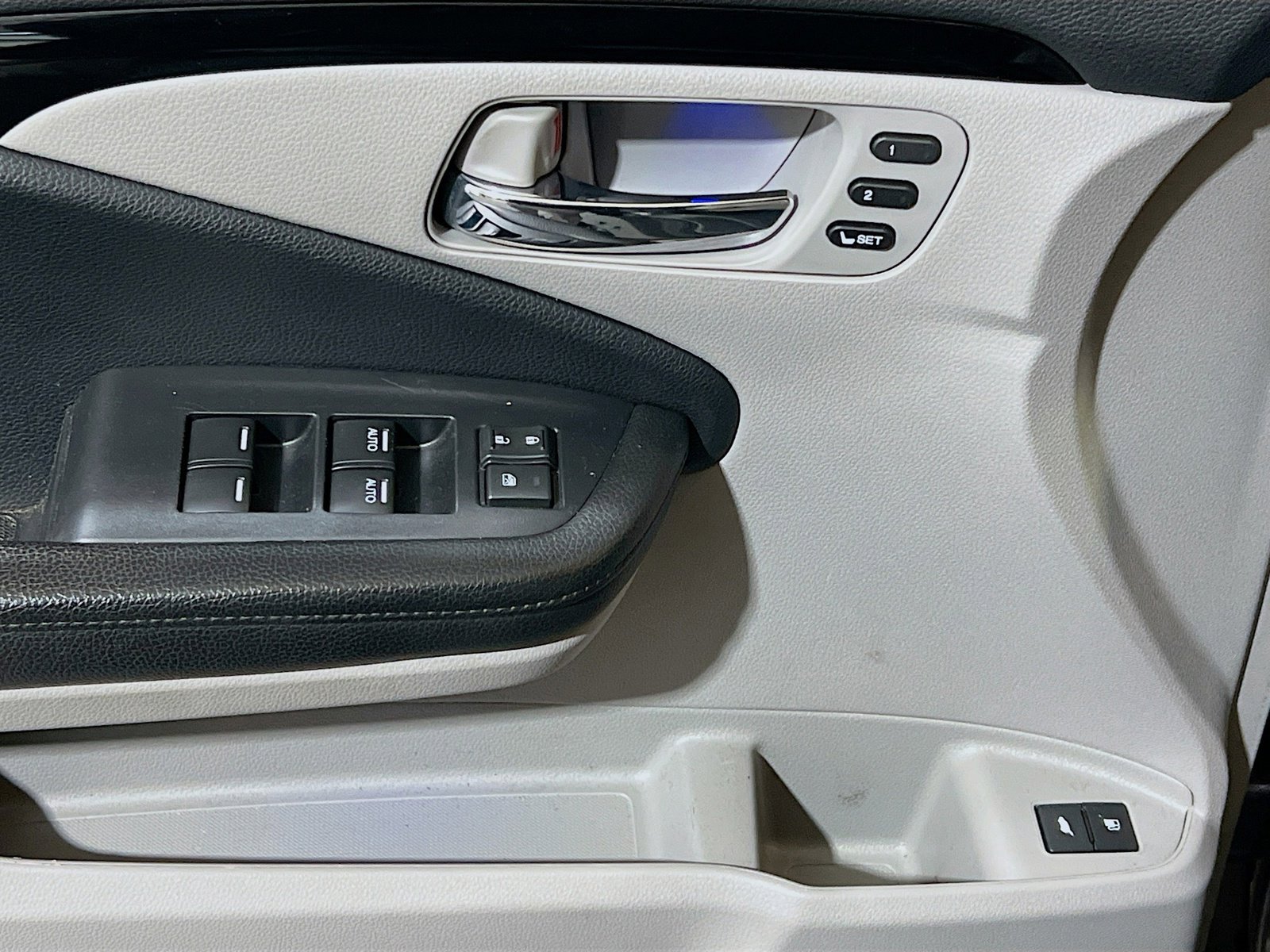 Used 2020 Honda Pilot Touring image 14