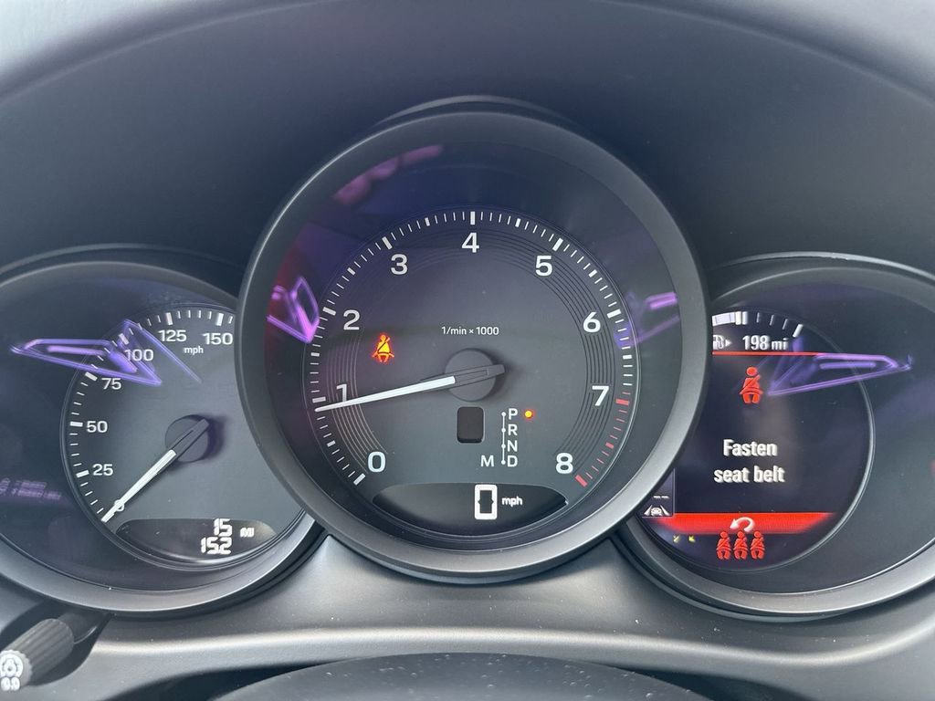 Certified 2026 Porsche Macan image 11