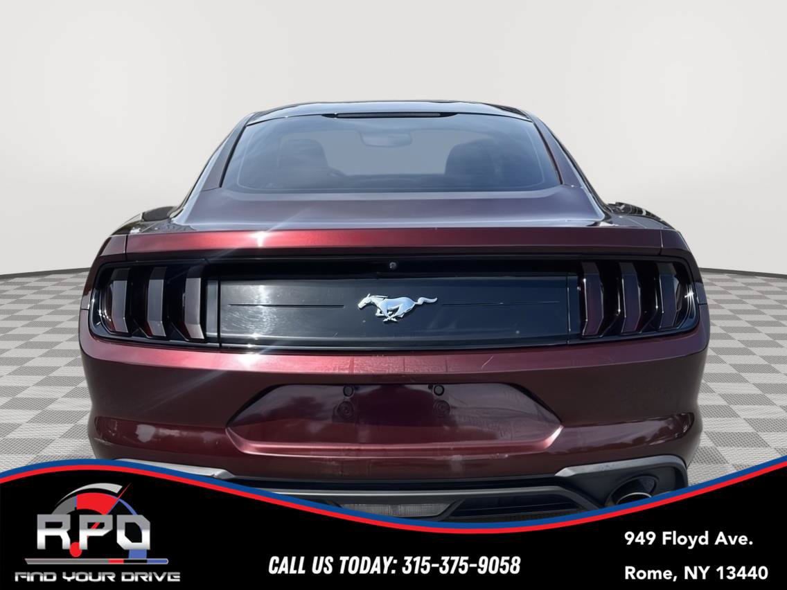 Used 2018 Ford Mustang Coupe RWD image 4