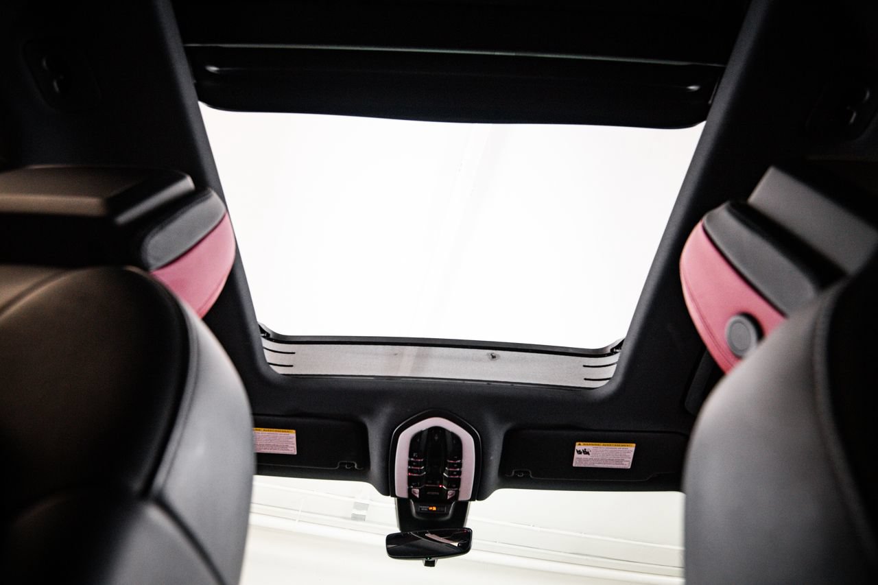 Certified 2023 Porsche Macan AWD/4WD image 30