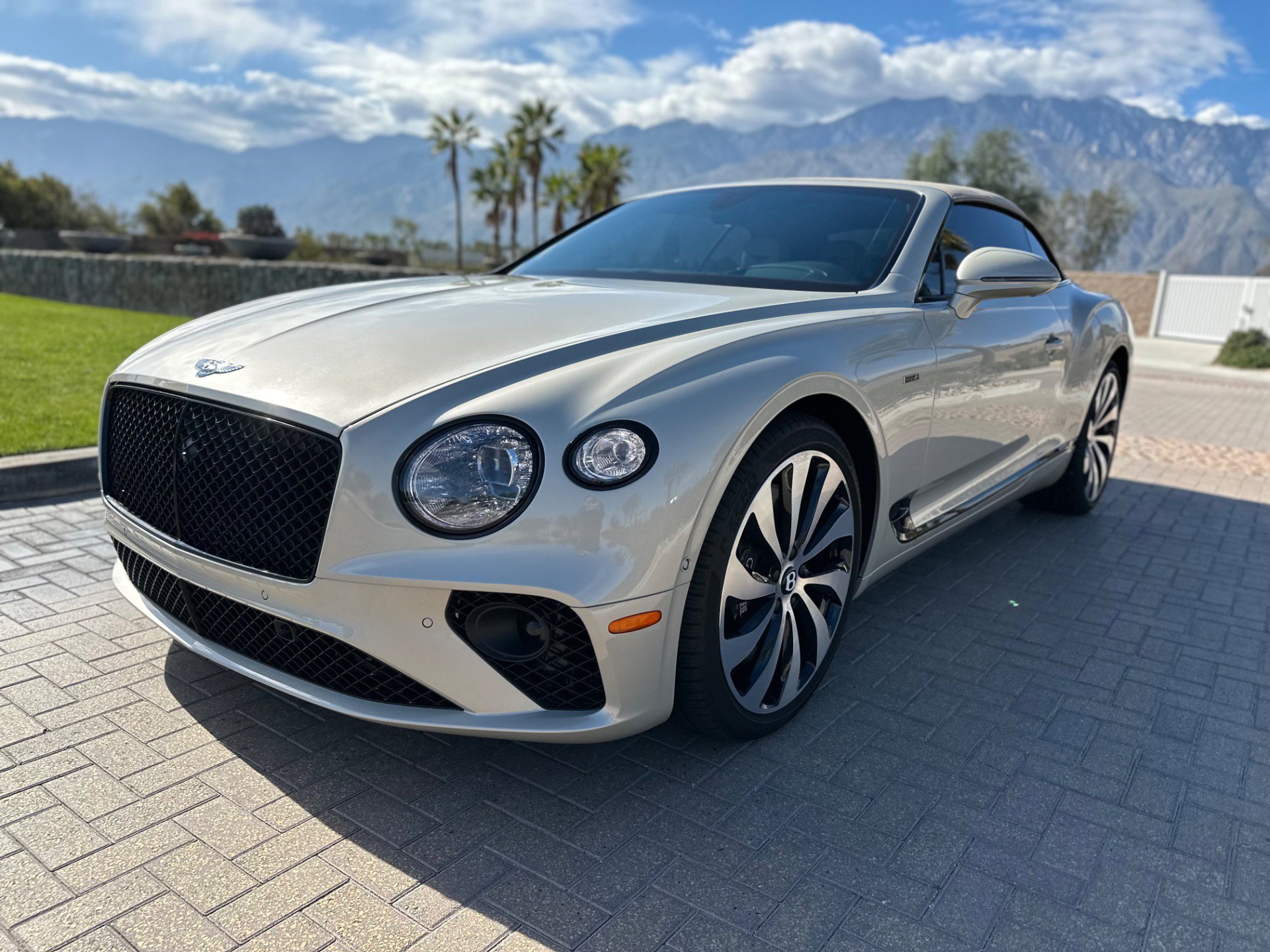 Used 2024 Bentley Continental GT V8 image 3