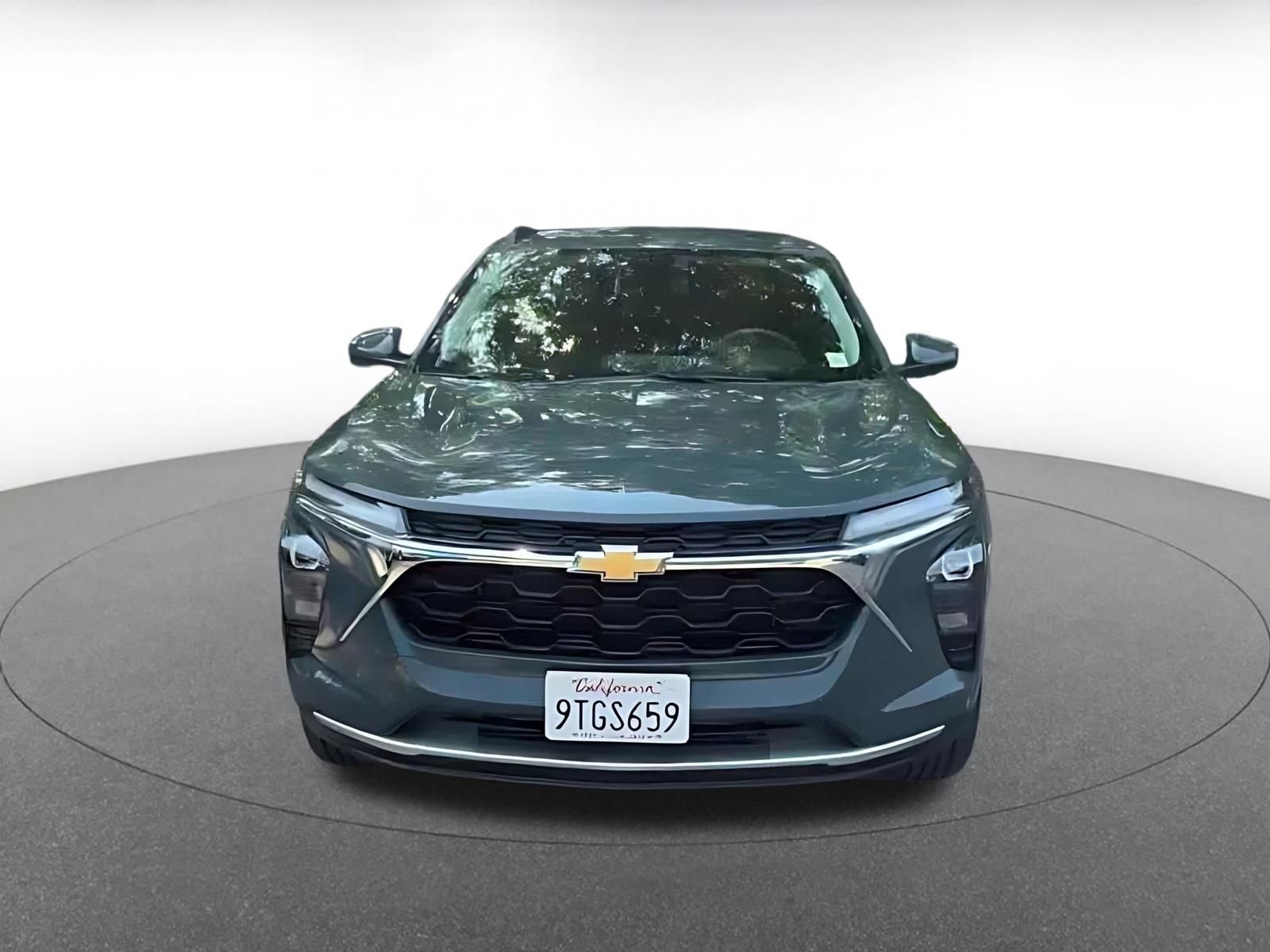 Used 2025 Chevrolet Trax LT FWD image 4
