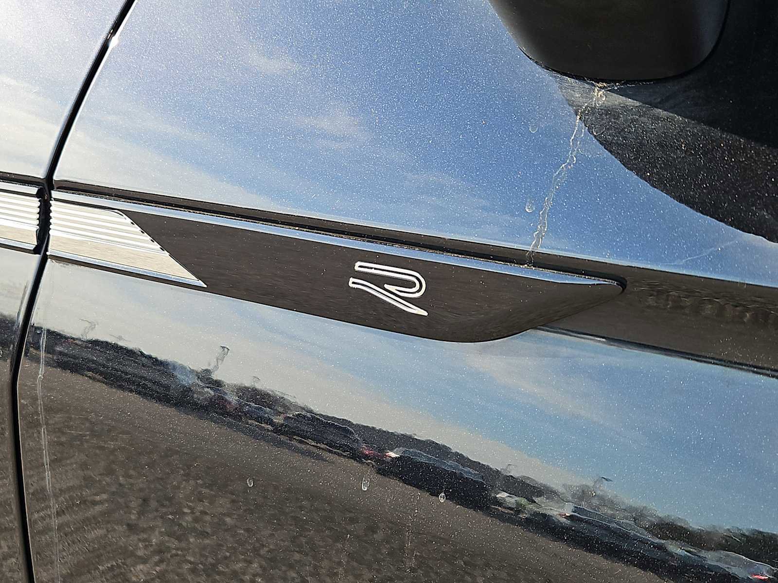 Certified 2023 Volkswagen Tiguan SEL R-Line image 13