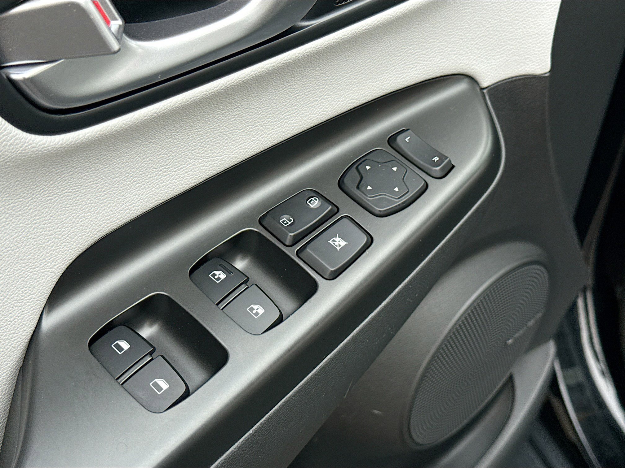 Certified 2023 Hyundai Kona Limited w/ Cargo Package image 8