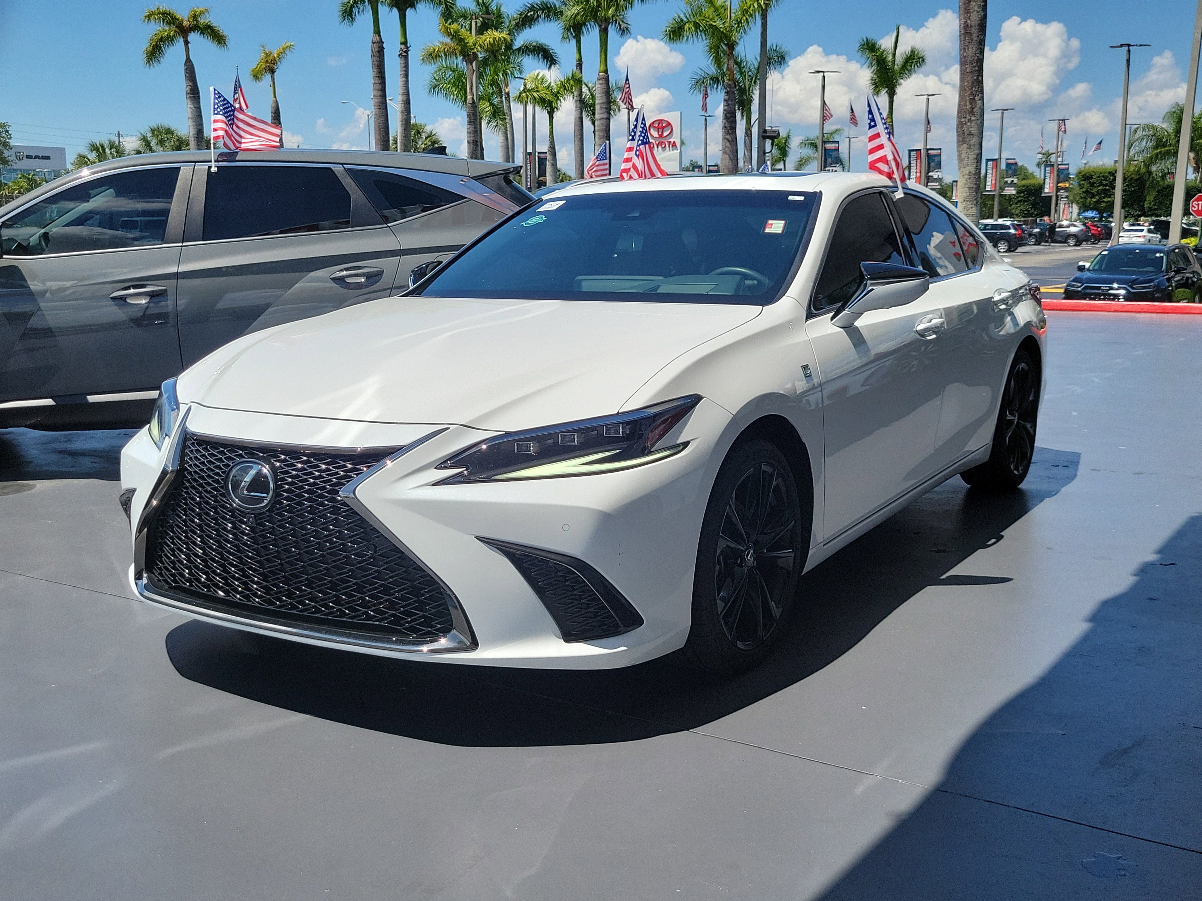 Used 2024 Lexus ES 350 F Sport w/ Accessory Package (Z2) FWD image 6