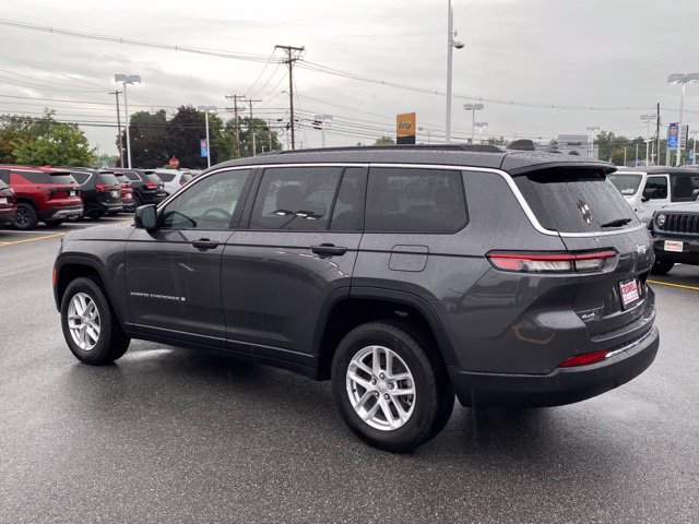 Used 2025 Jeep Grand Cherokee L Laredo AWD/4WD image 3