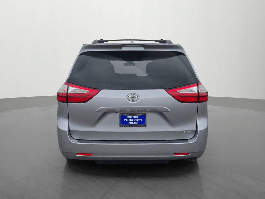 Used 2018 Toyota Sienna XLE w/ XLE Navigation Package FWD image 5