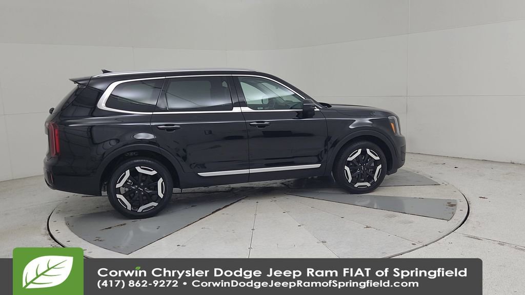 Used 2025 Kia Telluride S AWD/4WD image 16