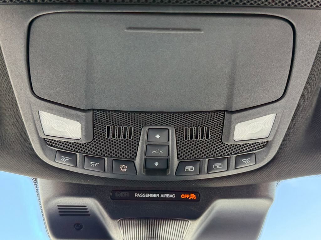 Used 2023 Ford Expedition Limited AWD/4WD image 18