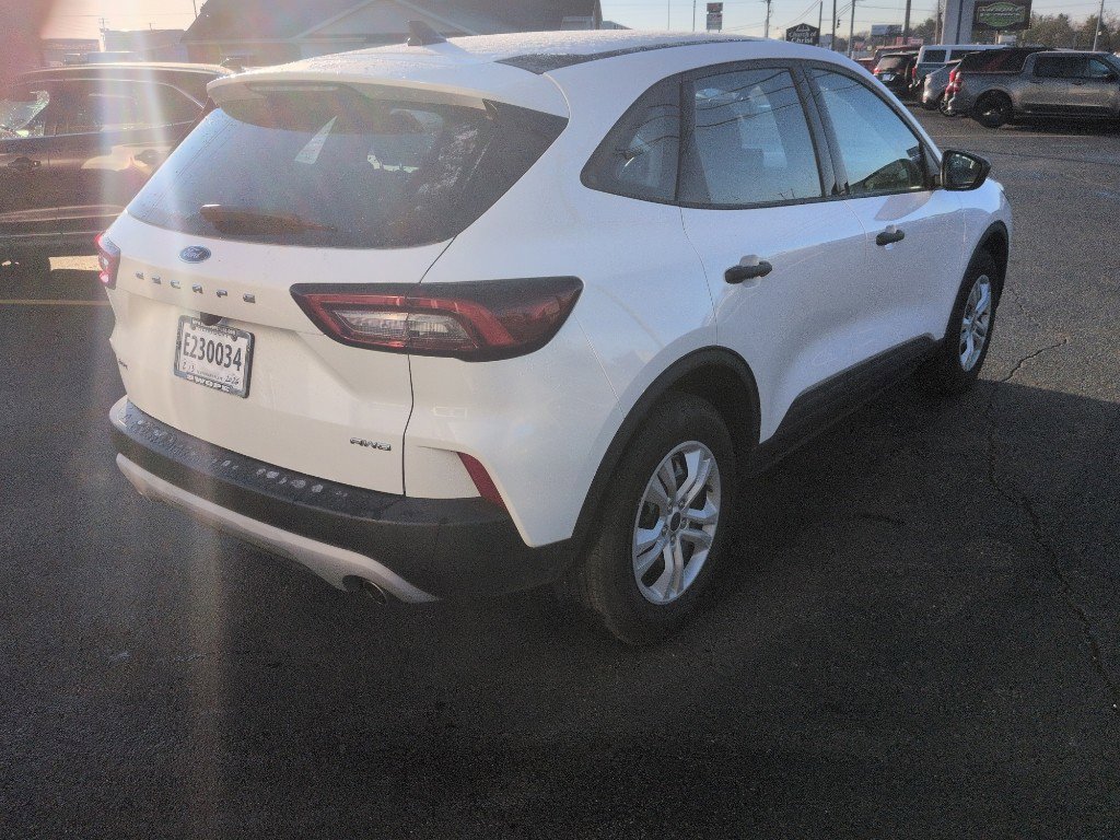 Used 2023 Ford Escape Base image 3