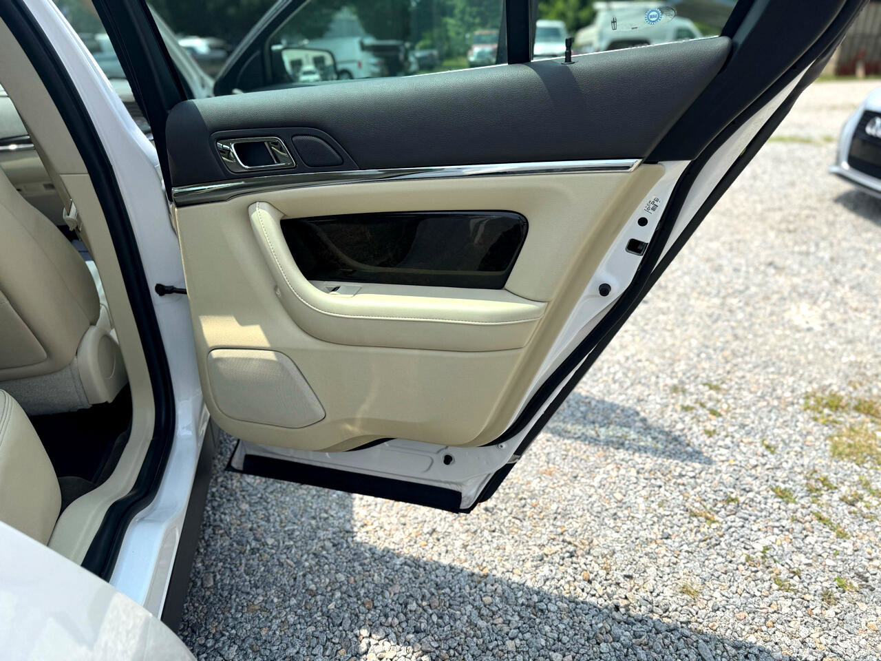 Used 2014 Lincoln MKS AWD w/ Equipment Group 101A image 29