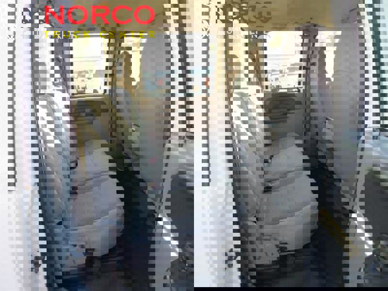 Used 2006 Ford F550 2WD Crew Cab Super Duty image 11