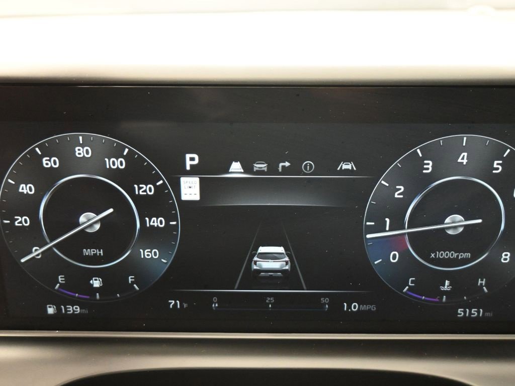 Certified 2025 Kia Seltos SX w/ SX Sunroof Package image 16