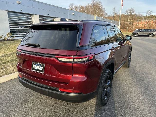 Used 2023 Jeep Grand Cherokee Altitude image 8