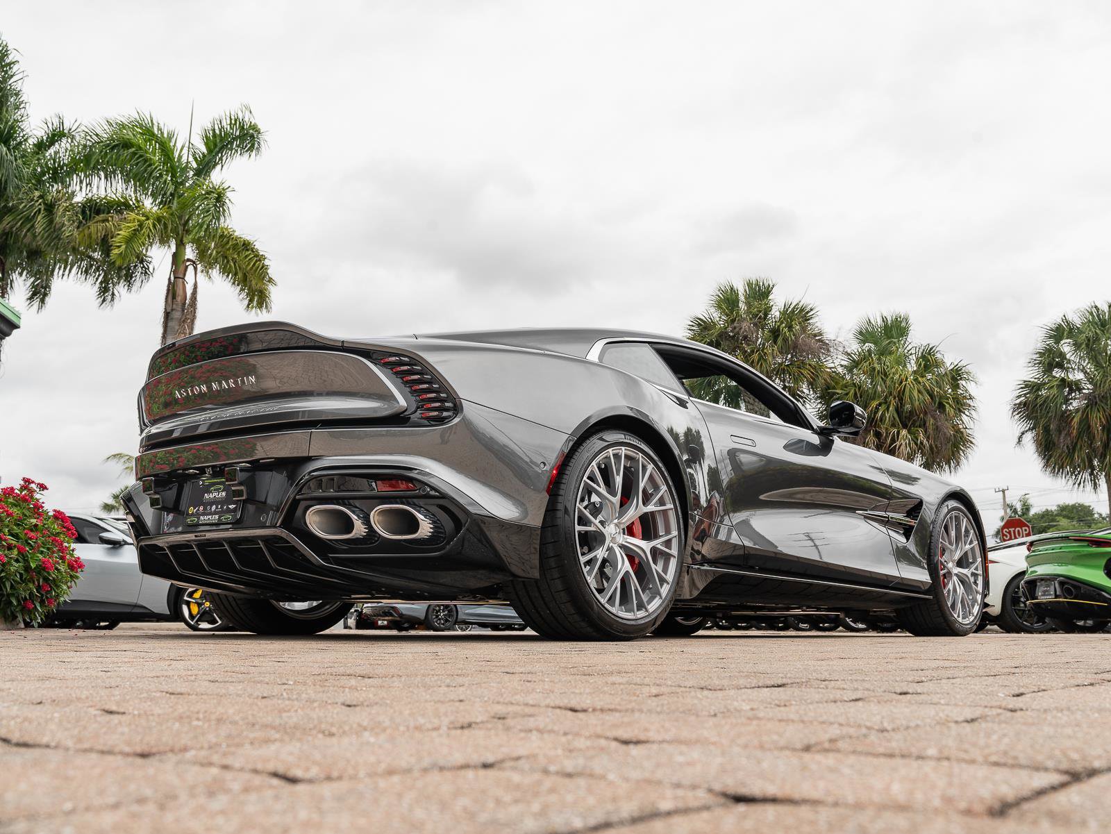 Used 2025 Aston Martin Vanquish RWD image 17