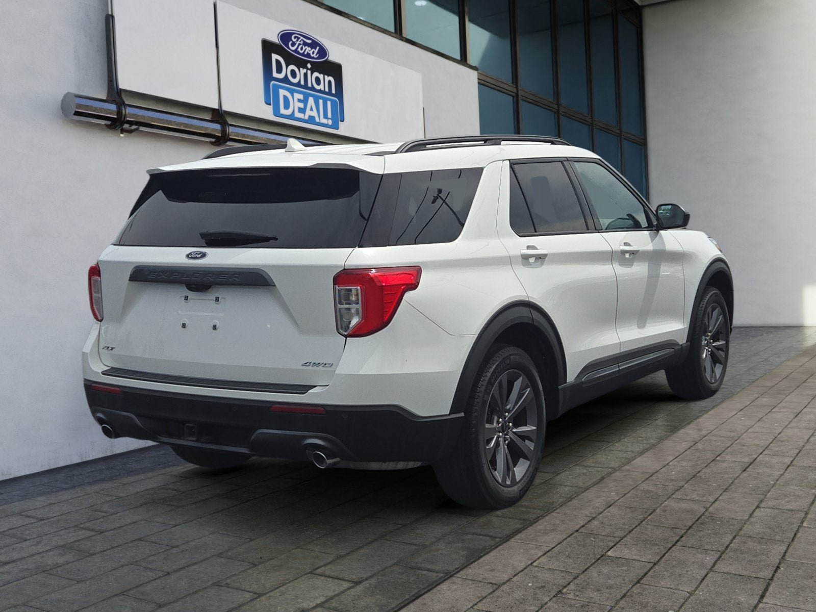 Certified 2023 Ford Explorer XLT w/ Equipment Group 202A AWD/4WD image 3