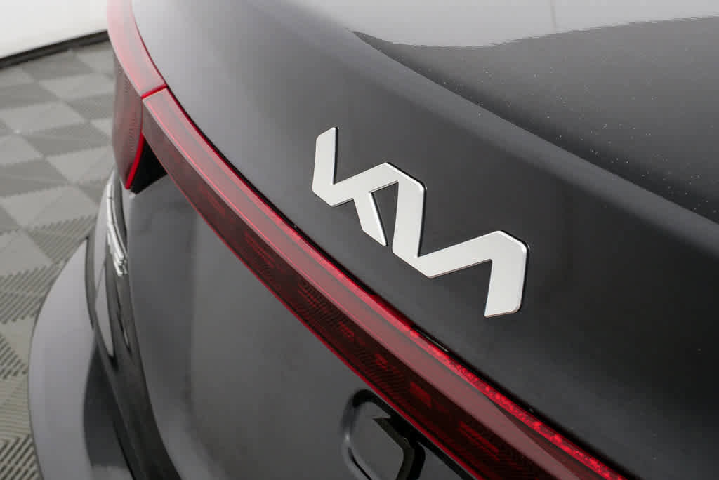 Used 2024 Kia Forte LXS w/ LXS Technology Package FWD image 32