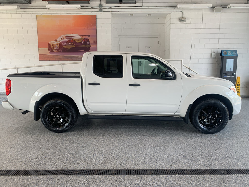 Used 2020 Nissan Frontier SV w/ Midnight Edition Floor Mats RWD image 10