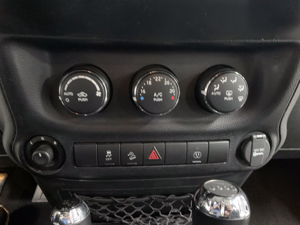 Used 2013 Jeep Wrangler Unlimited Sahara w/ Dual Top Group AWD/4WD image 23