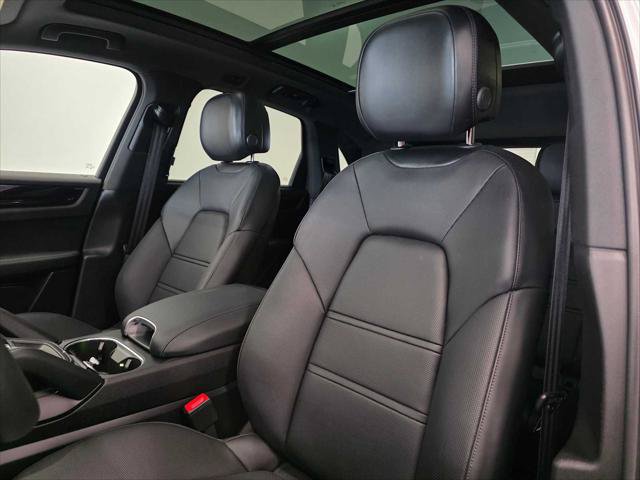Used 2023 Porsche Cayenne AWD/4WD image 23