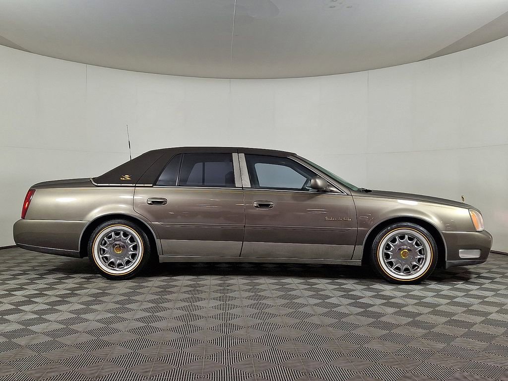 Used 2002 Cadillac De Ville w/ Comfort/Convenience Pkg image 9