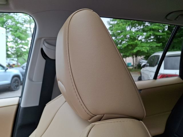 Used 2019 Toyota RAV4 XLE Premium w/ All Weather Liner Package AWD/4WD image 17