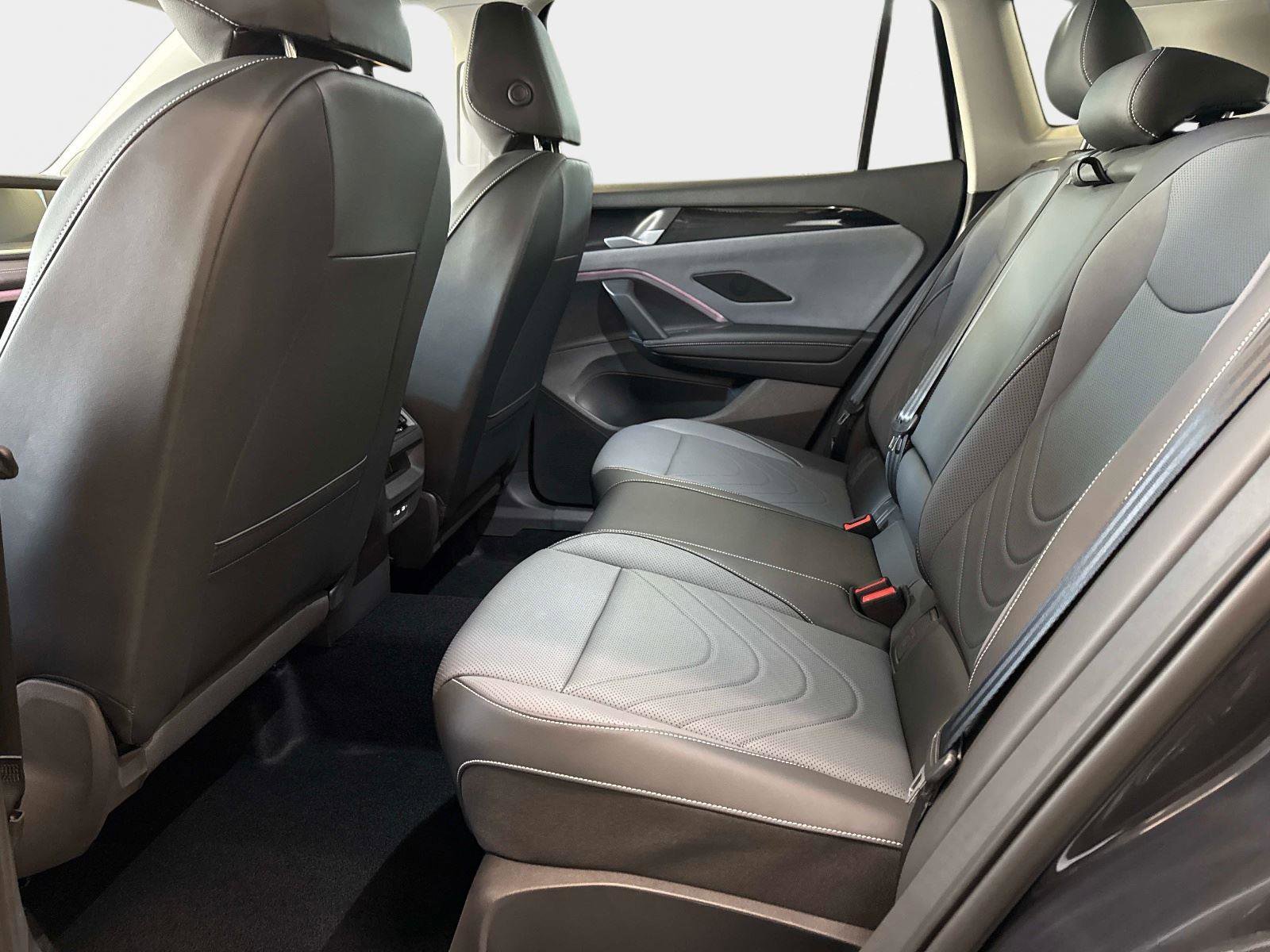 New 2026 Volkswagen Tiguan SE image 28