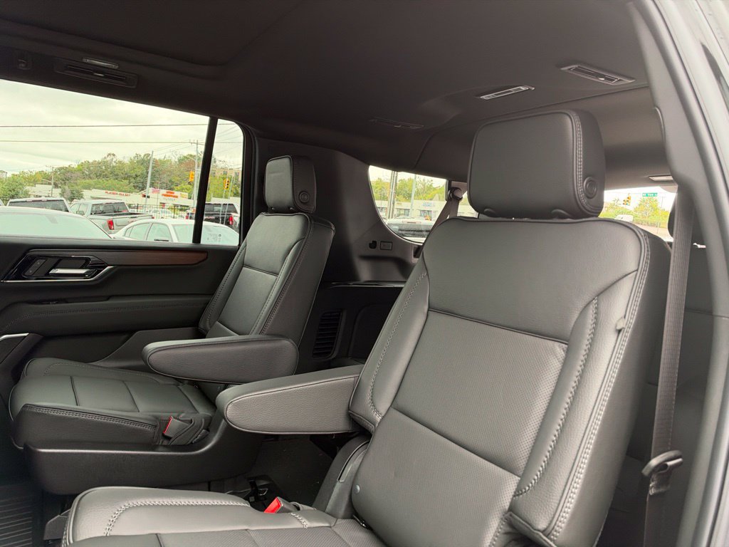 New 2026 GMC Yukon XL Denali w/ Denali Reserve Package AWD/4WD image 32
