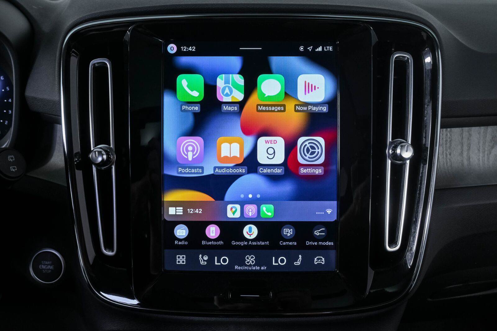 Certified 2026 Volvo XC40 B5 Plus AWD/4WD image 16