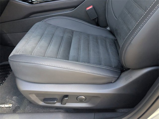 New 2025 Mitsubishi Outlander SE image 22