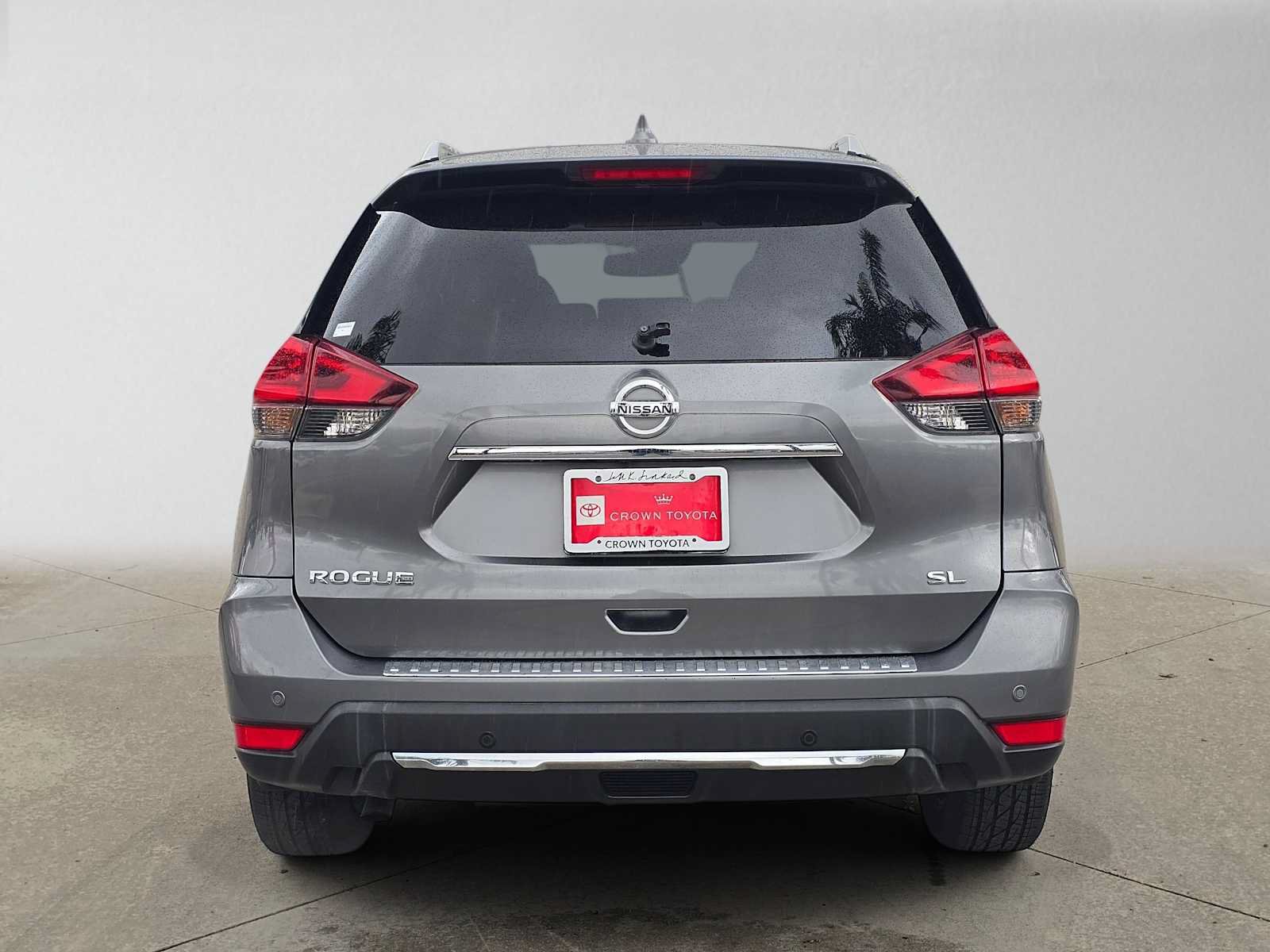Used 2019 Nissan Rogue SL w/ Premium Package FWD image 4