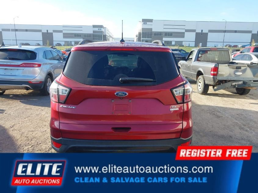 Used 2018 Ford Escape SE w/ SE Sport Appearance Package image 31