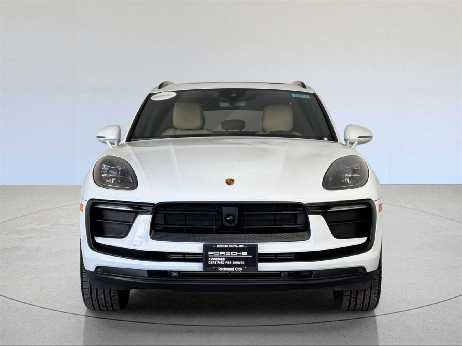Used 2025 Porsche Macan image 11