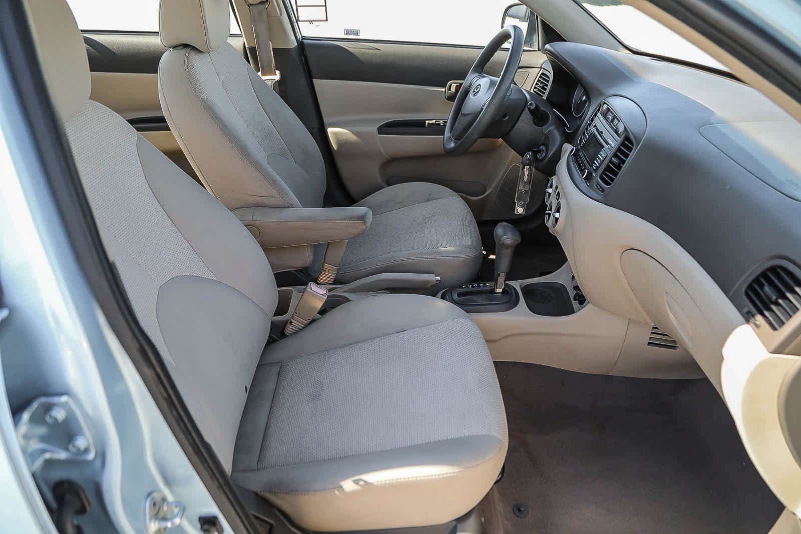 Used 2011 Hyundai Accent GLS w/ Premium Pkg 4 FWD image 15