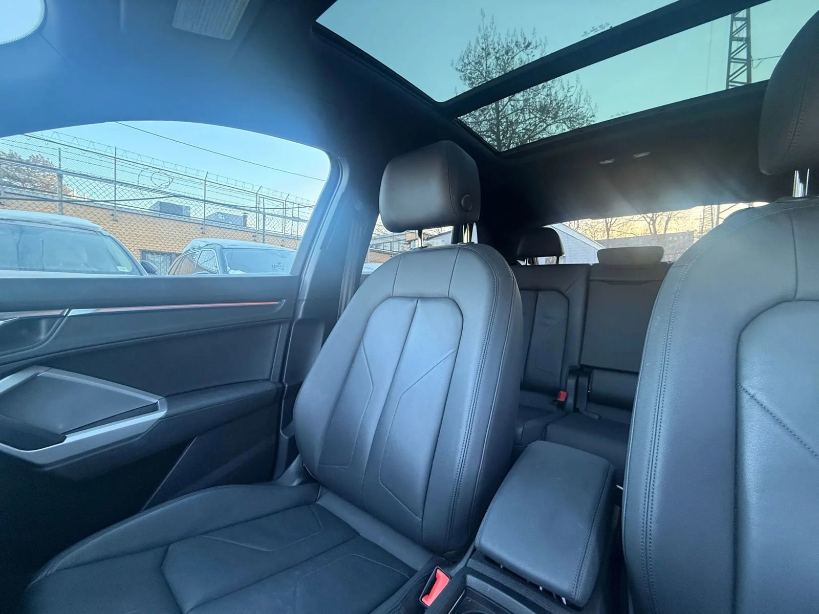 Used 2022 Audi Q3 2.0T Premium Plus w/ Premium Plus Package image 17