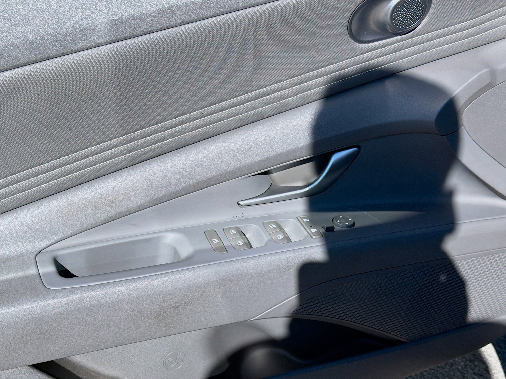 Used 2023 Hyundai Elantra SEL w/ Convenience Package image 14