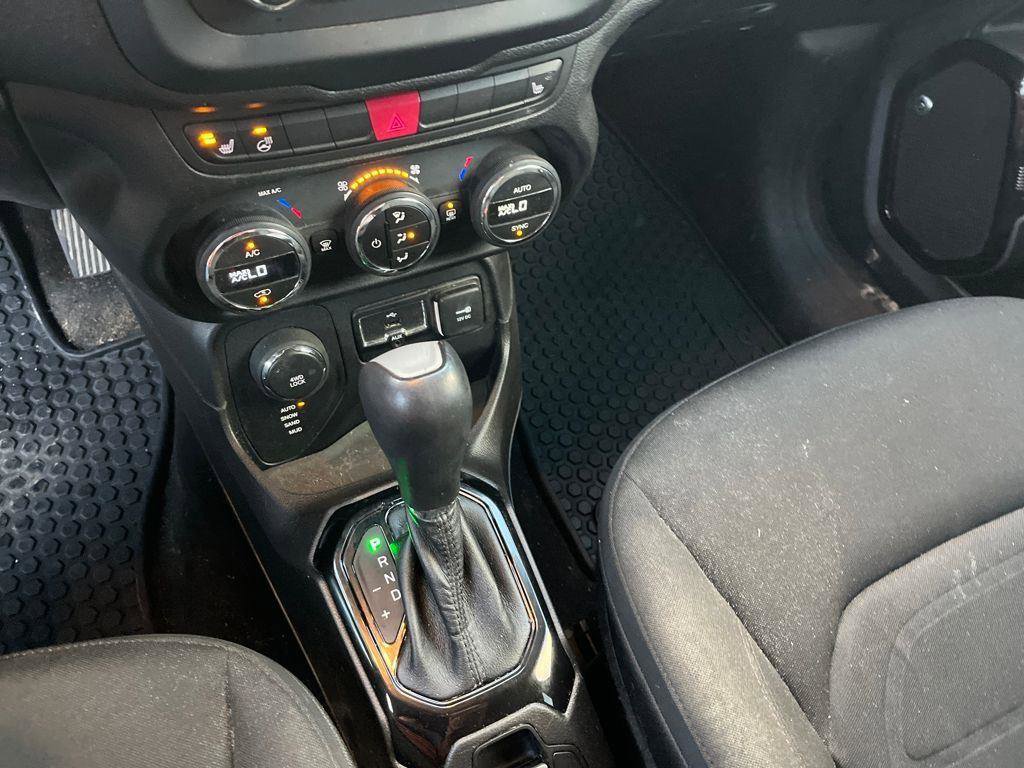 Used 2017 Jeep Renegade Altitude AWD/4WD image 15