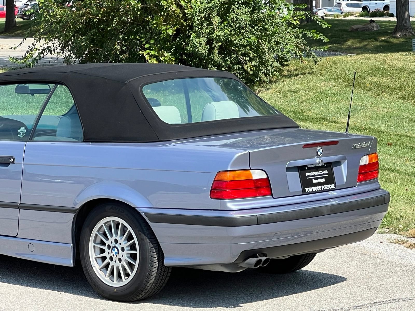 Used 1996 BMW 328i Convertible RWD image 8