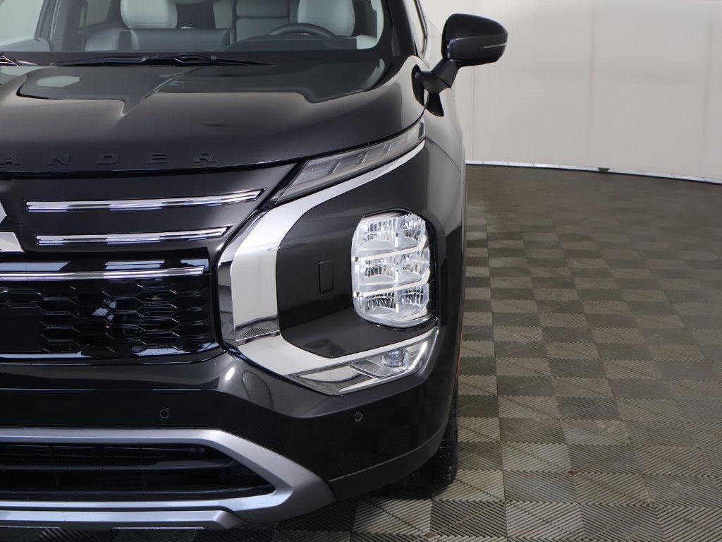 New 2026 Mitsubishi Outlander SE image 16