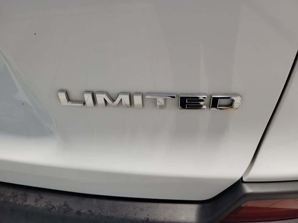 Used 2019 Jeep Cherokee Limited image 8