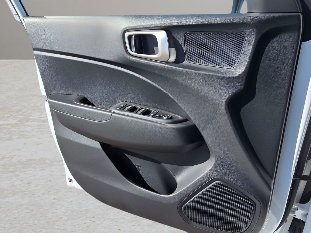 New 2026 Hyundai Venue SE image 16