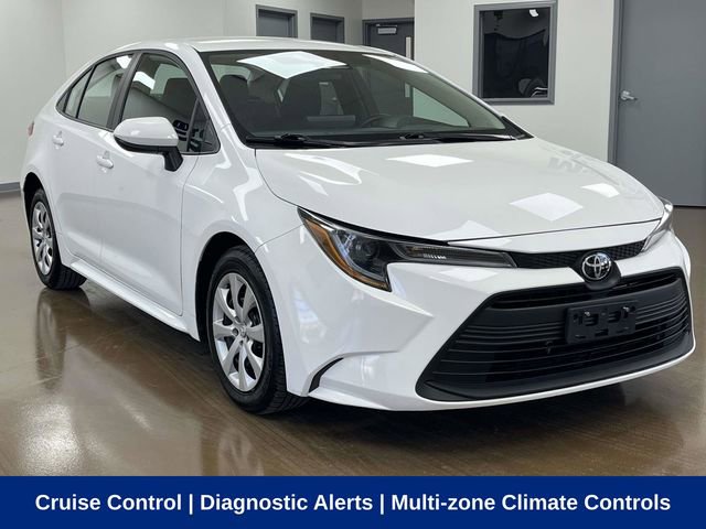 Used 2025 Toyota Corolla LE image 3