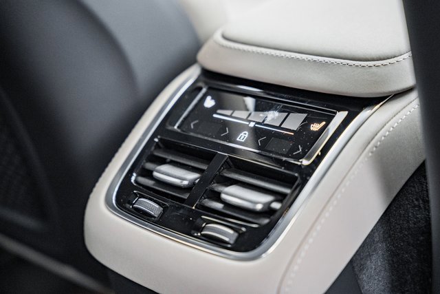 New 2026 Volvo XC90 B6 Ultra image 32