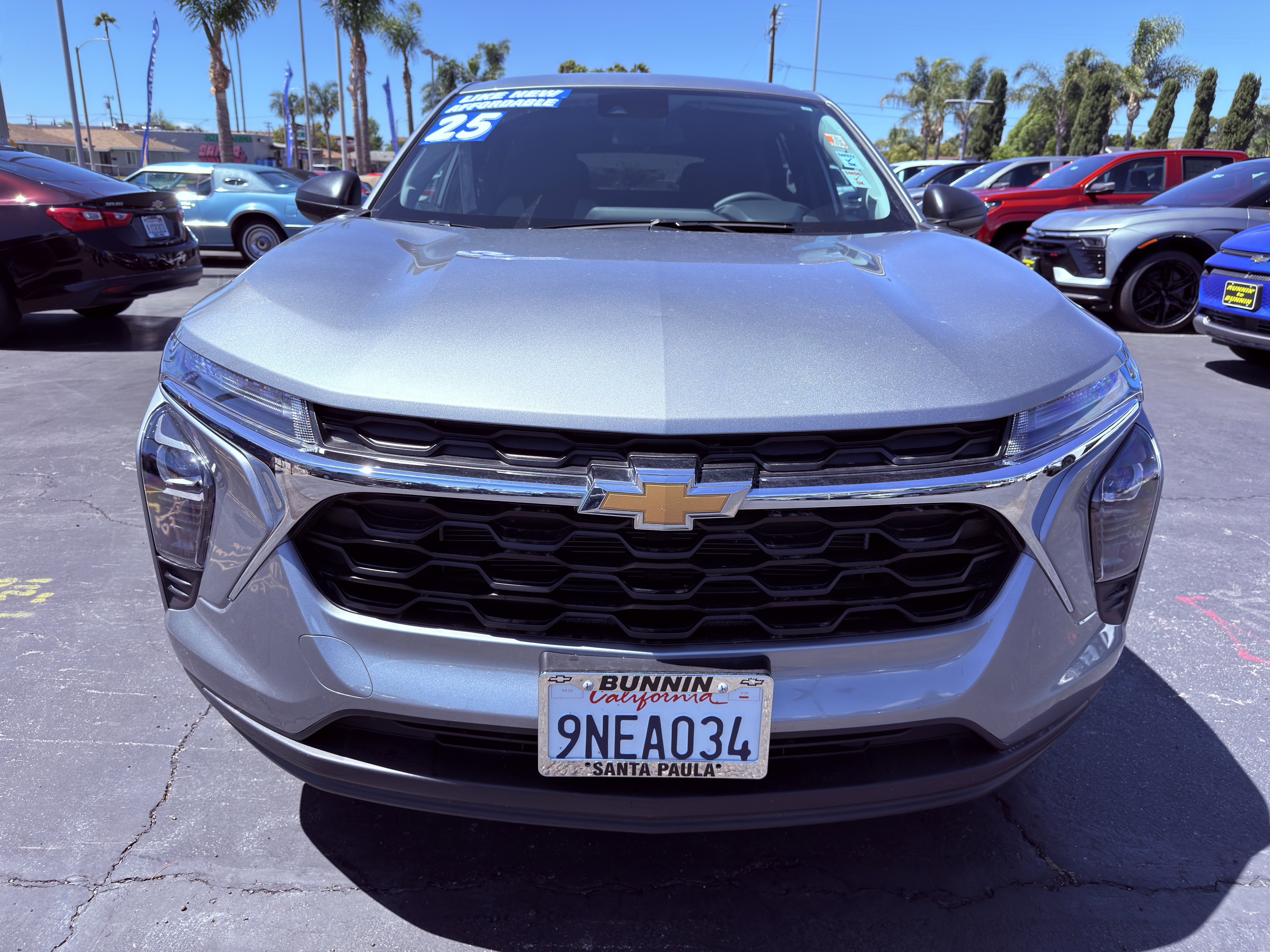 Used 2025 Chevrolet Trax LS FWD image 37