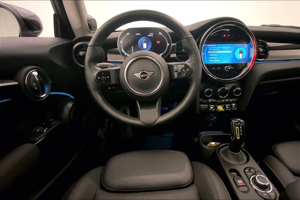 Certified 2024 MINI Cooper SE FWD image 4