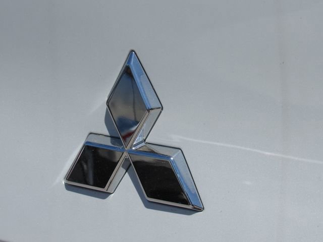 New 2026 Mitsubishi Outlander ES image 12