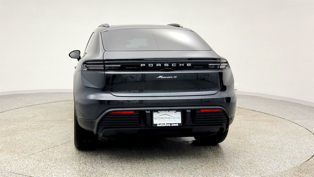 Used 2025 Porsche Macan 4 Electric AWD/4WD image 6
