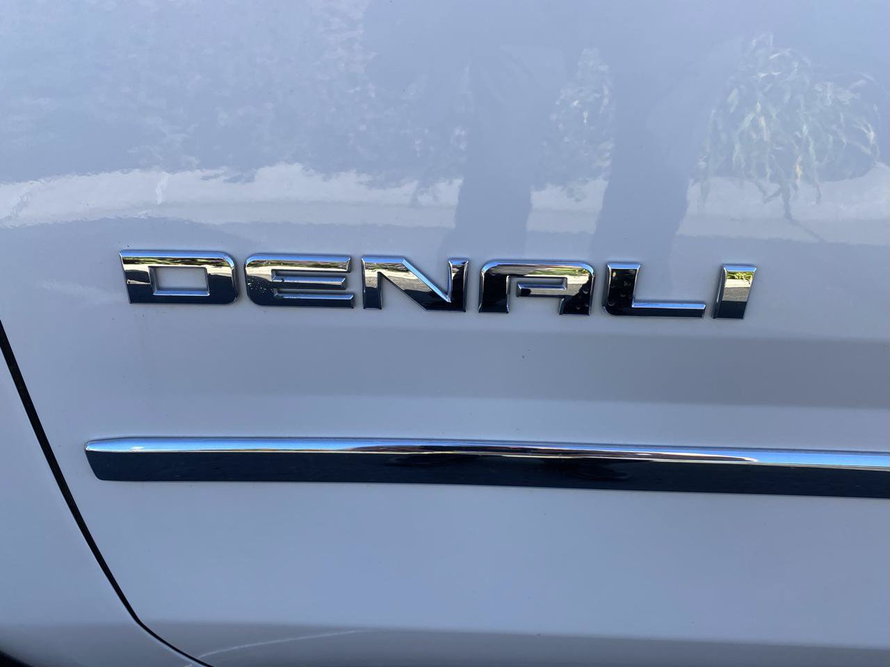 Used 2019 GMC Yukon Denali w/ Open Road Package AWD/4WD image 36