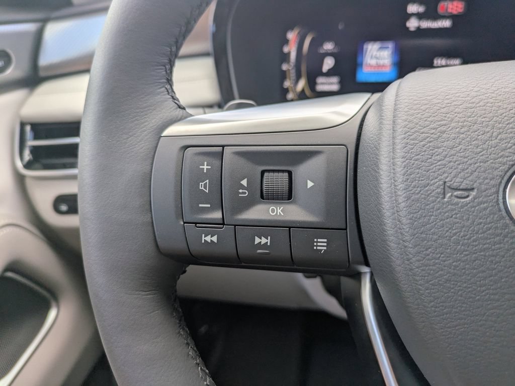 New 2027 INFINITI QX60 Luxe w/ Family Package FWD image 30